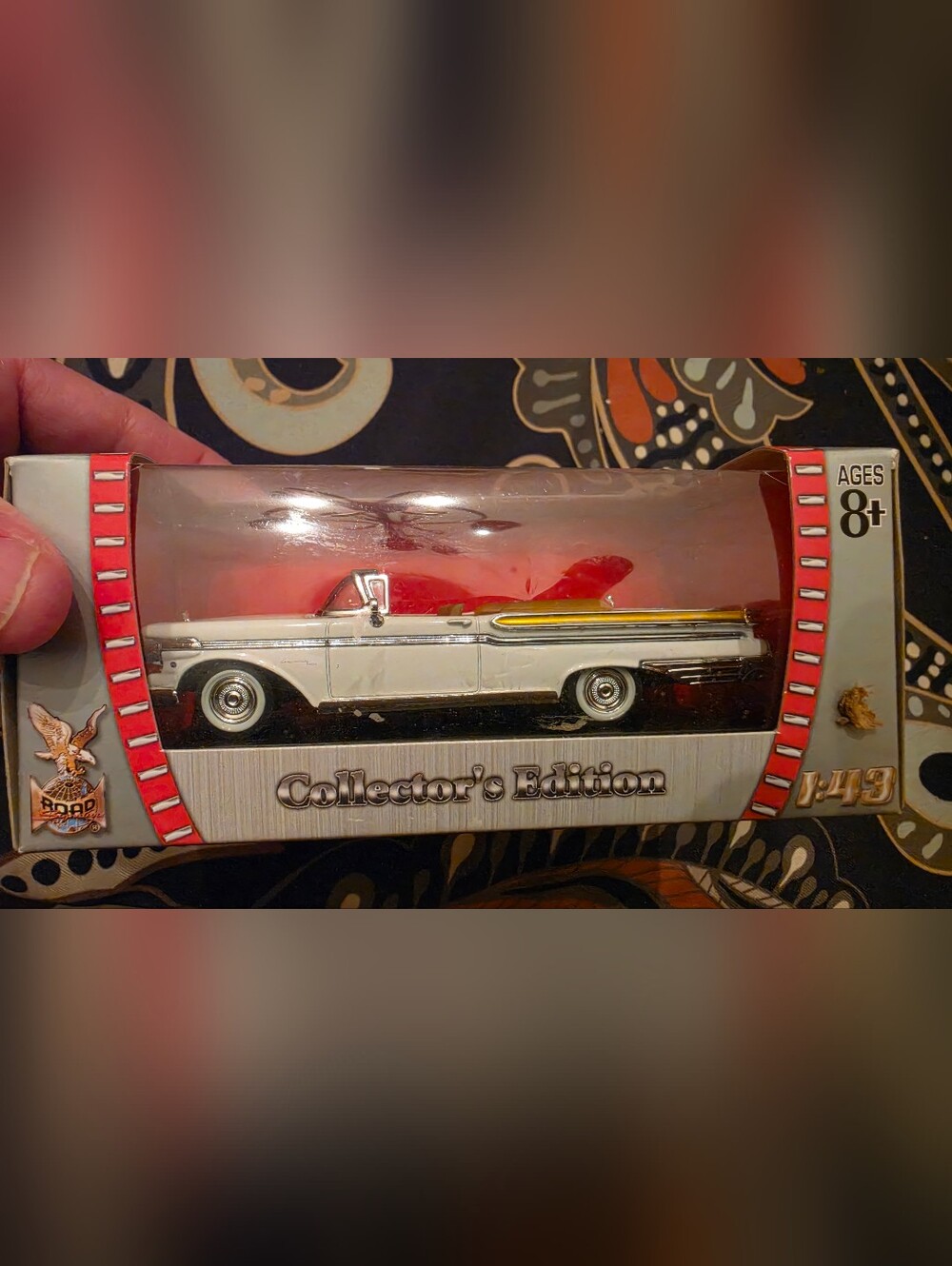 Road Signature 1:43 1957 Mercury Turnpike Cruiser Convertible White MIB 94253